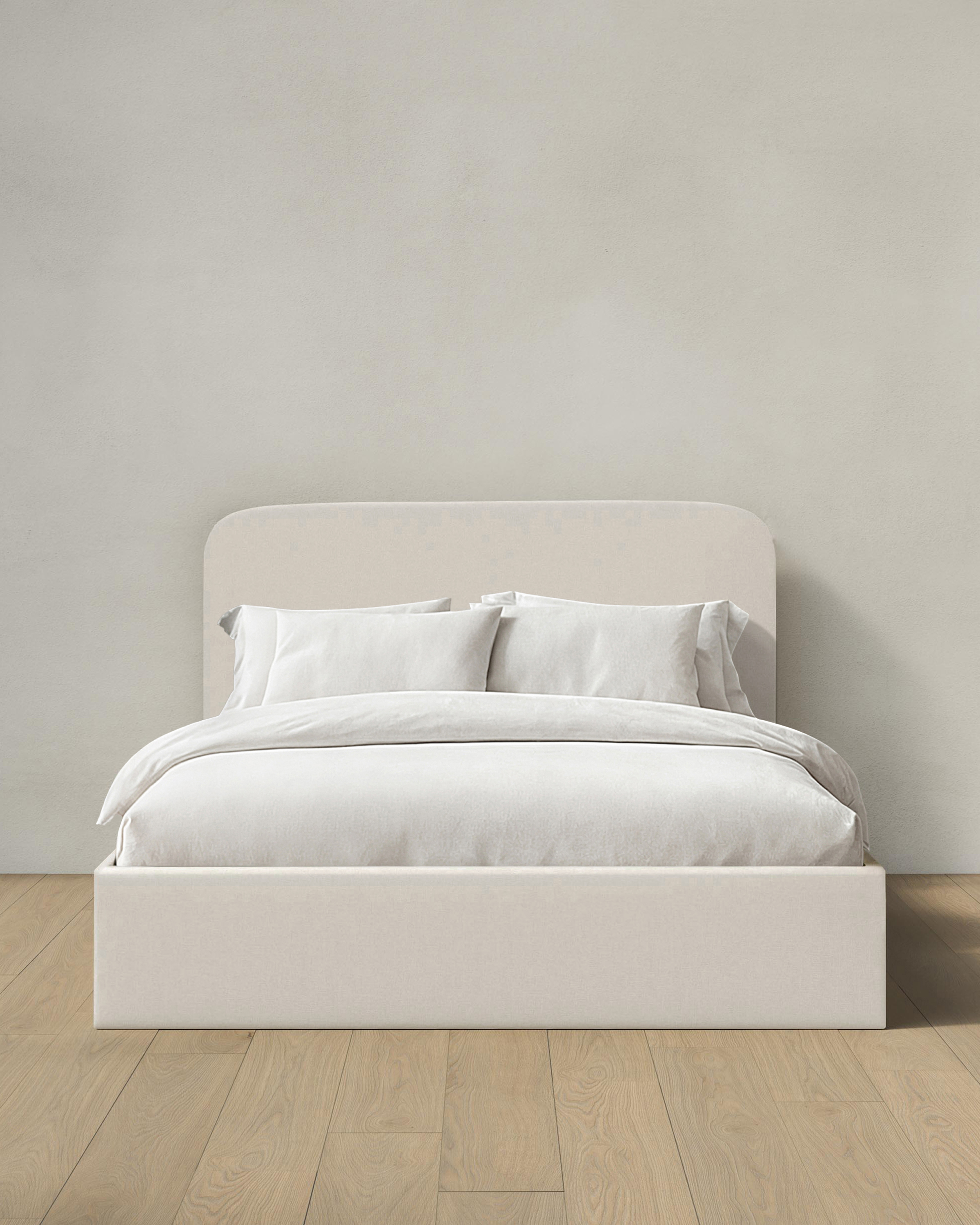 Curved Bed in Performance Linen